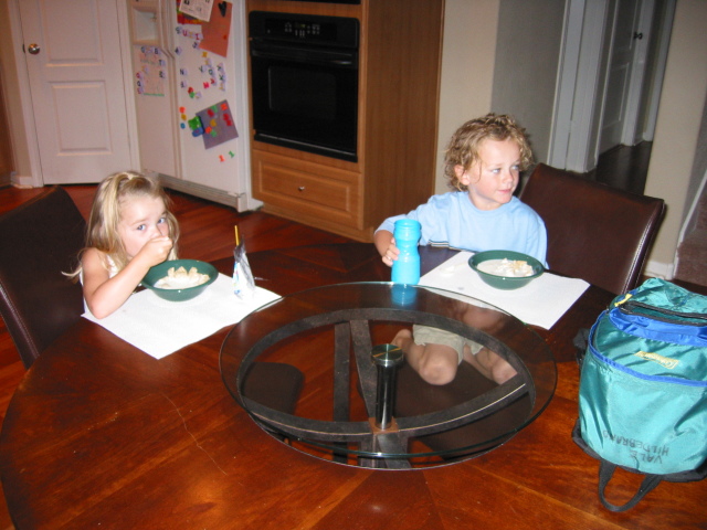 2005/08 August/Vales First Day of School/640x480_IMG_2170.JPG